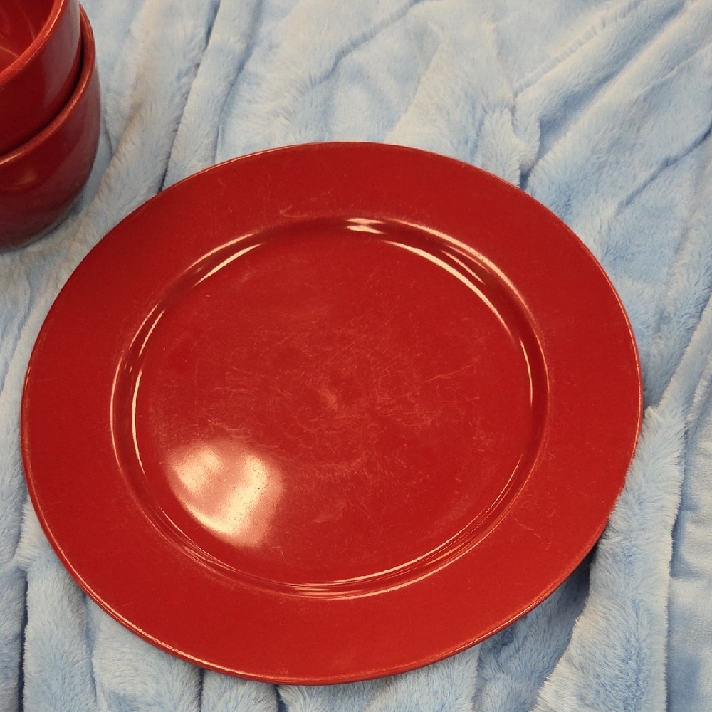 Home Trends Siena Red Dinner Plate - Home Dining.  11"